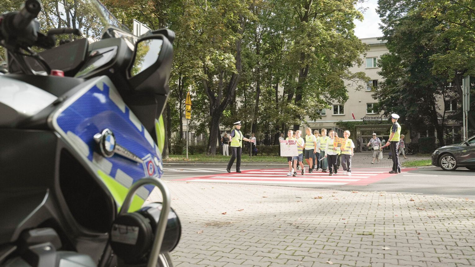 Policjanci z Krakowa rozpoczęli akcję „Bezpieczna droga do szkoły”