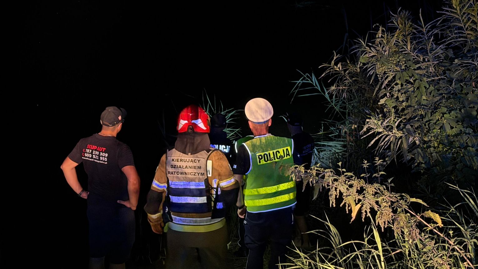 Tragedia w Zadrożu. Nie żyje 15-latek znaleziony przy drodze. Policja zatrzymała 26-latka