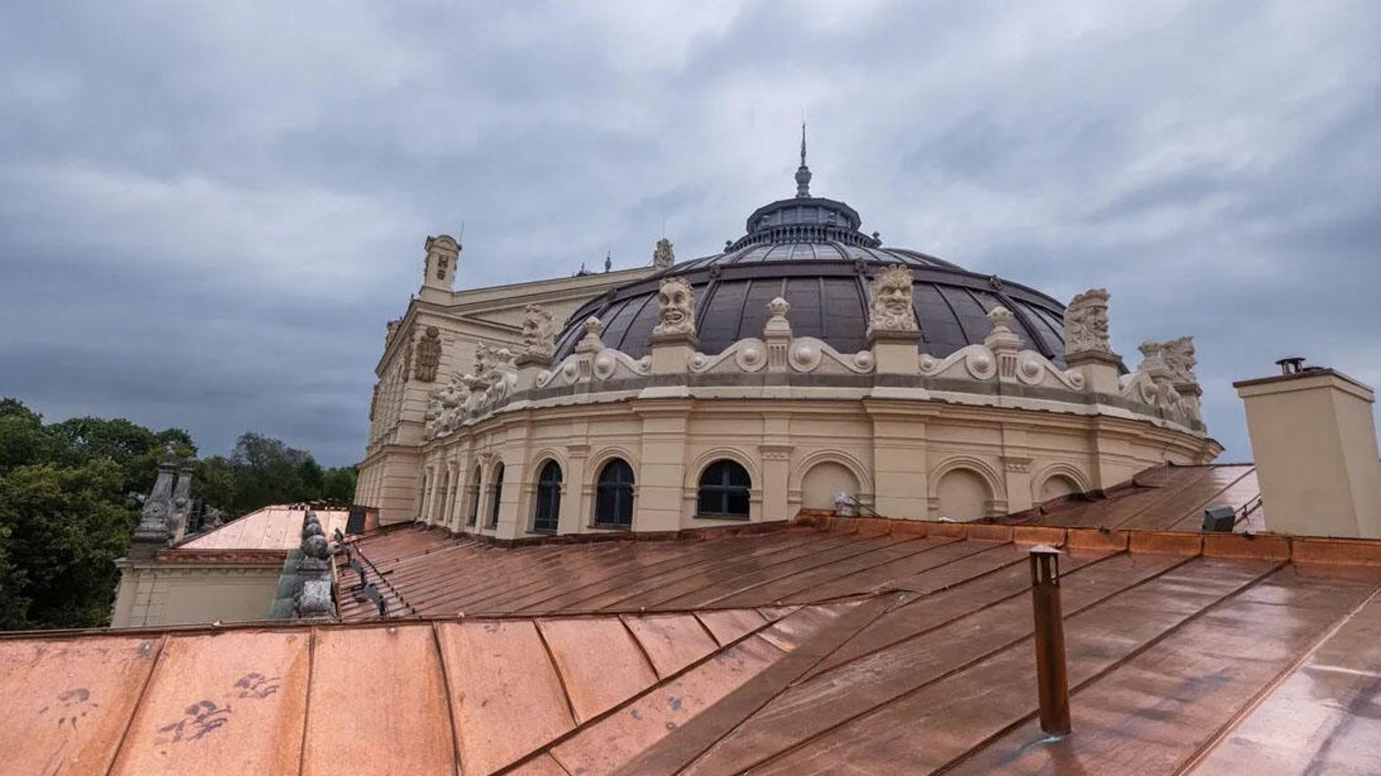 Zakończono renowację dachu Teatru Słowackiego